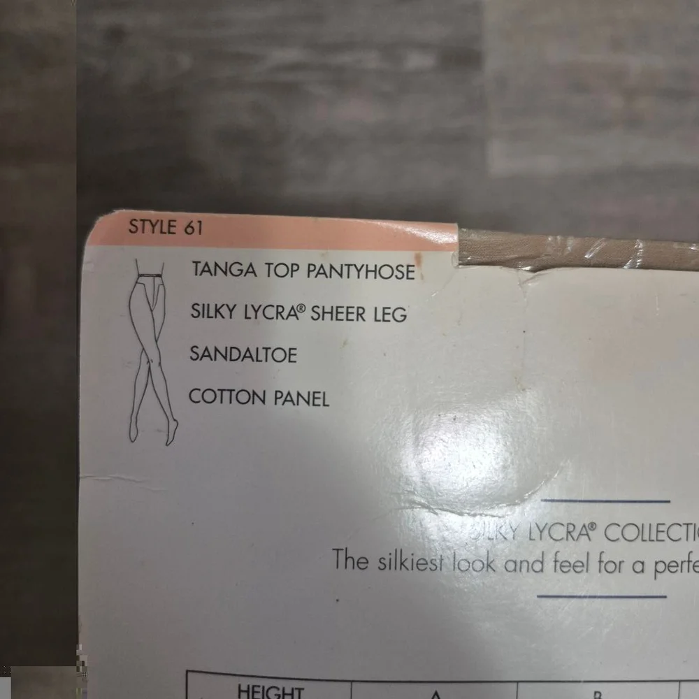 Women's Round the Clock Pantyhose Size B‎ Tan